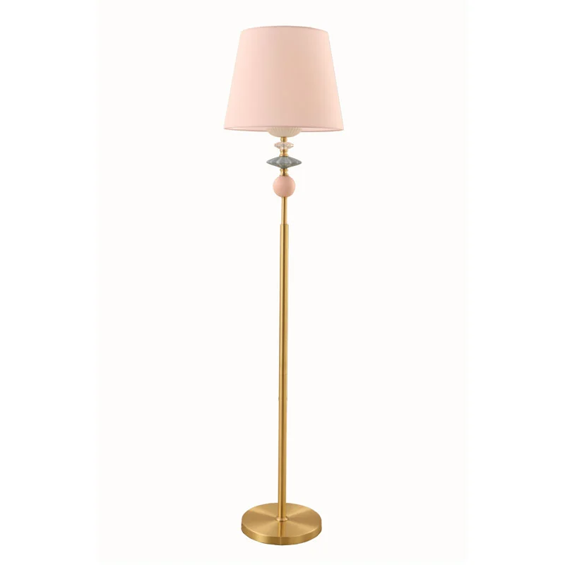 De ce să alegeți Lampa de podea din porțelan Sandy Gold Drum Shade pentru spațiul dvs.?