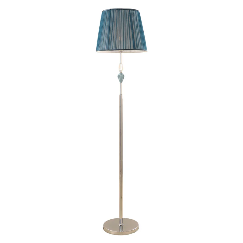 Este sigur să lăsați lumina de podea din material pliat aprins toată noaptea?