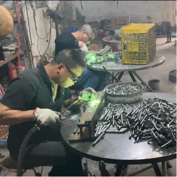 Precizie în fiecare curbă: Cât de puternice de iluminat Crafturi Tuburi metalice durabile pentru clienții de iluminat global